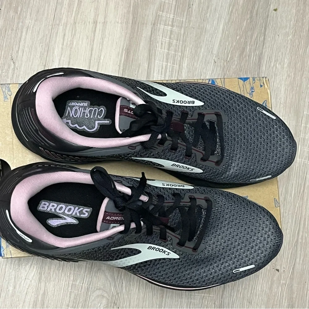 NWT Women’s‎ Brooks Adrenaline GTS 22 Black  and Pink Running Shoes Sz 12 Wide